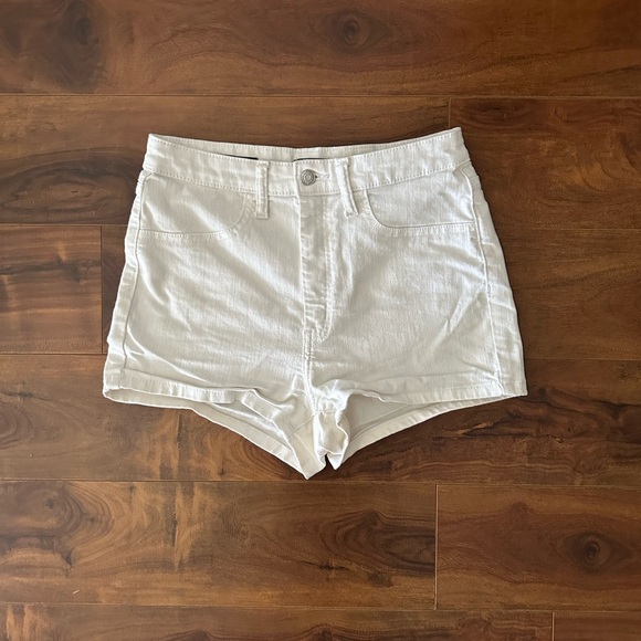 Wild Fable Women's White Denim Shorts - Picture 1 of 2